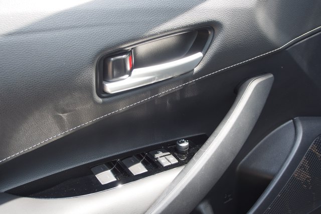 Used 2021 Toyota Corolla SE FWD image 19