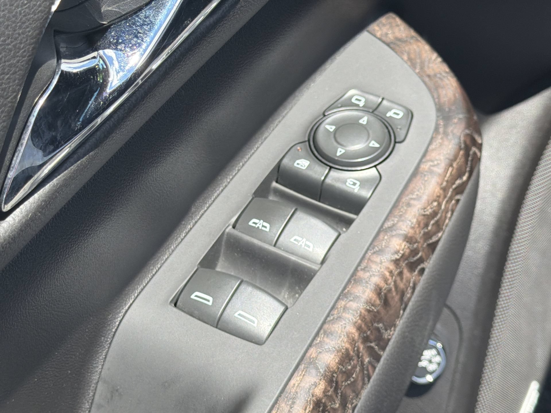 Used 2023 GMC Acadia Denali w/ Denali Technology Package AWD/4WD image 28