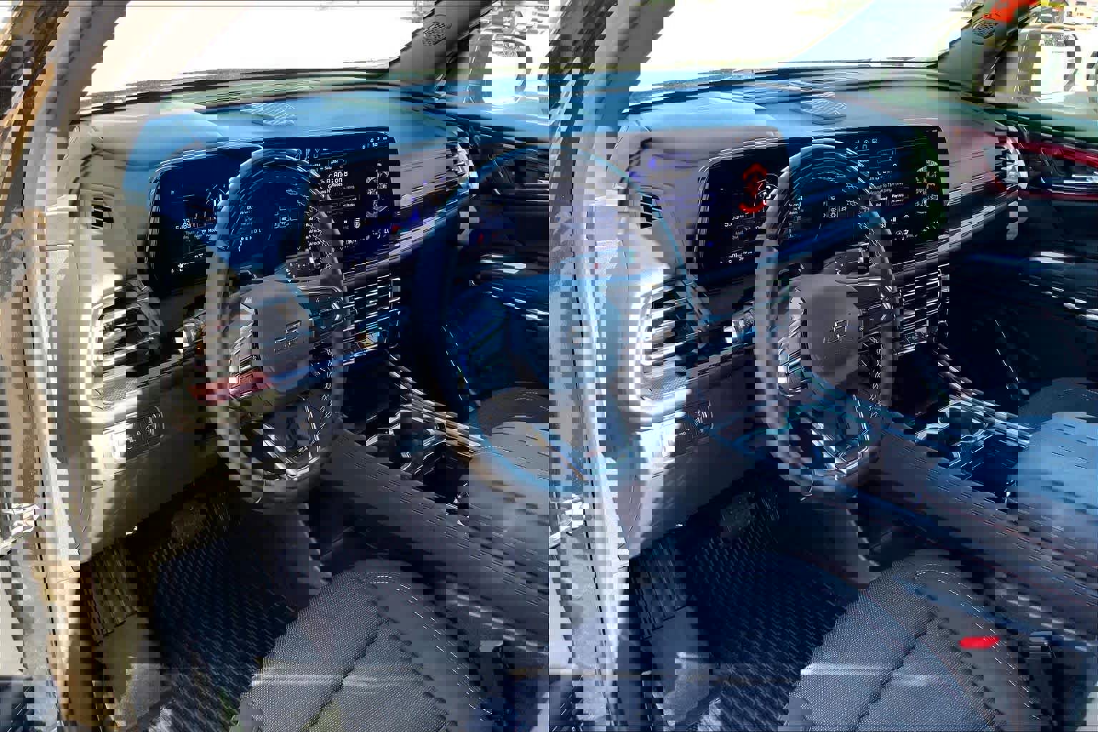 Used 2024 Chevrolet Traverse Z71 w/ Enhanced Driving Package image 18