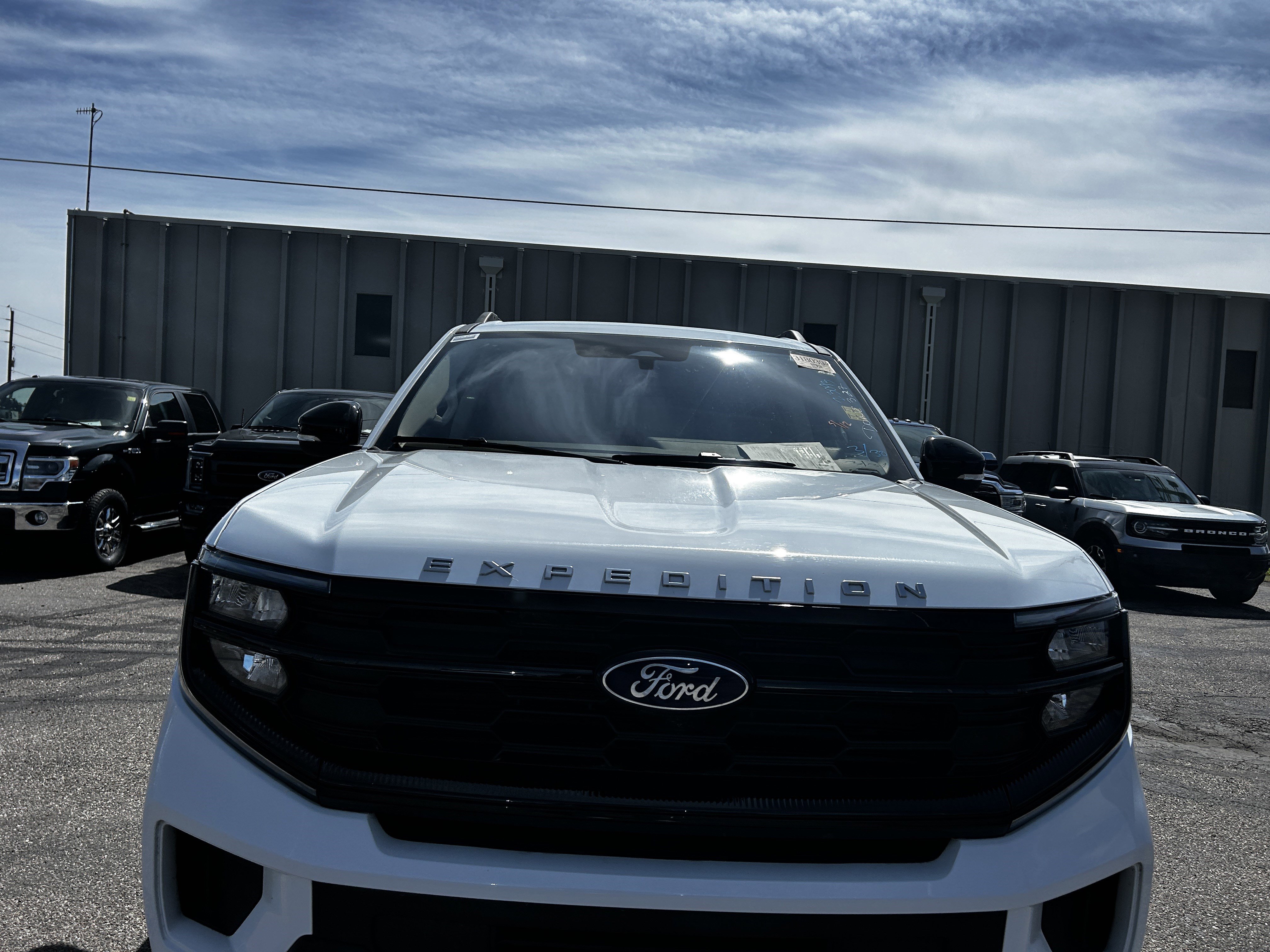 Certified 2025 Ford Expedition Active AWD/4WD image 9