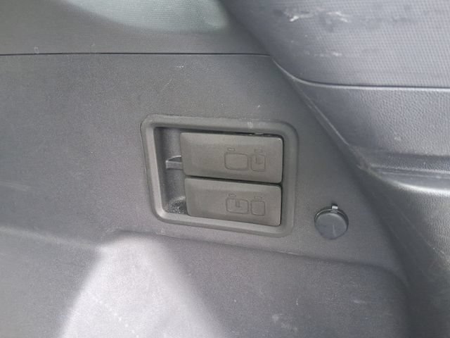Used 2022 Chevrolet Equinox LT FWD image 25