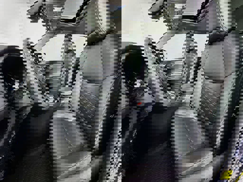 Used 2021 Toyota RAV4 XLE Premium image 12