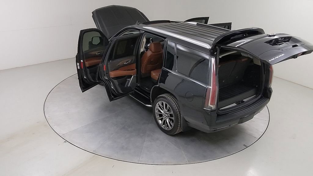 Used 2019 Cadillac Escalade Premium Luxury w/ Escalade Sport Edition AWD/4WD image 55