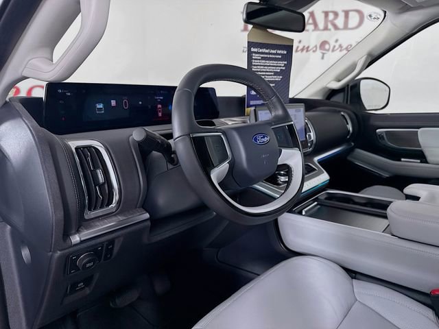 Certified 2025 Ford Expedition Platinum w/ Platinum Ultimate Package AWD/4WD image 11
