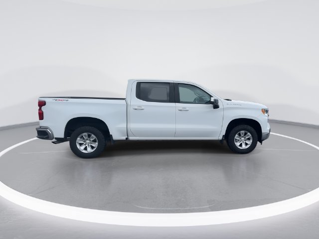 Used 2022 Chevrolet Silverado 1500 LT AWD/4WD image 8