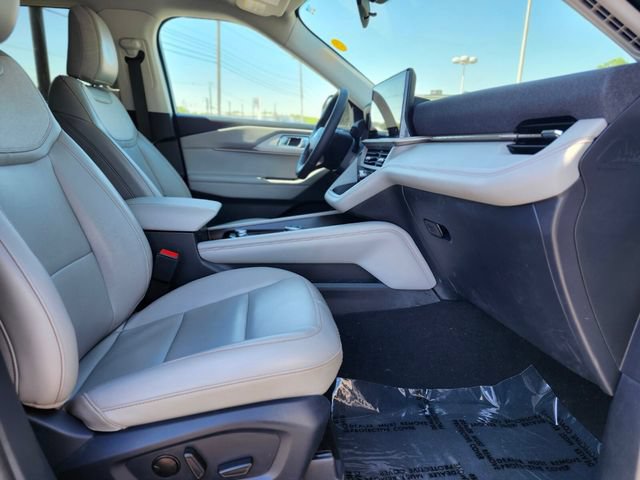 Certified 2025 Ford Explorer Active w/ Active Comfort Package AWD/4WD image 11