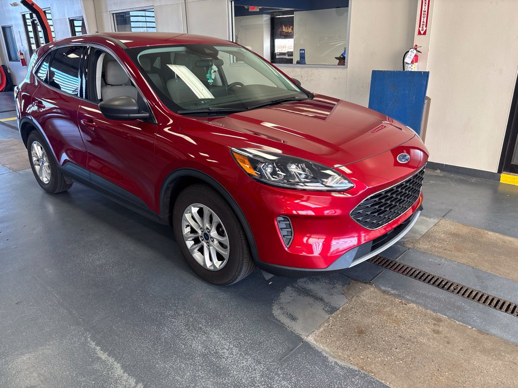 Certified 2022 Ford Escape SE w/ Cold Weather Package FWD image 1