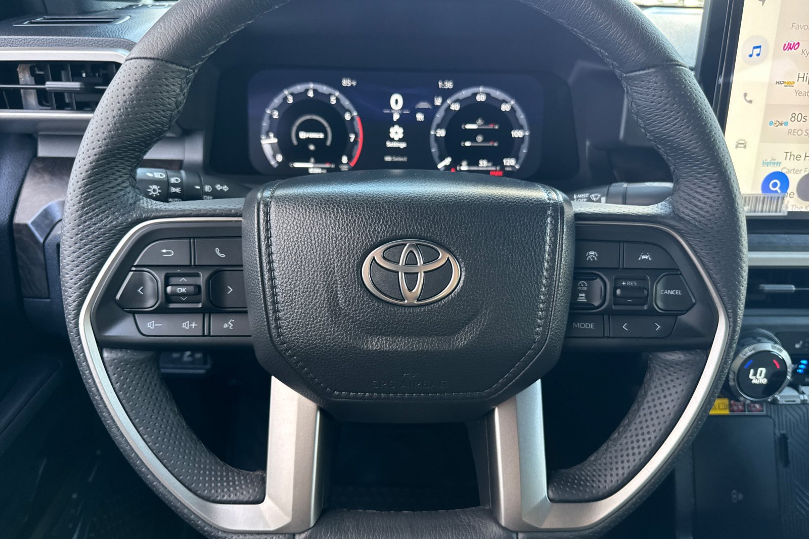 Used 2025 Toyota Tacoma Limited AWD/4WD image 21