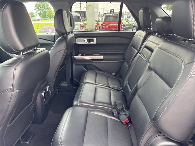 Certified 2024 Ford Explorer Limited RWD image 32