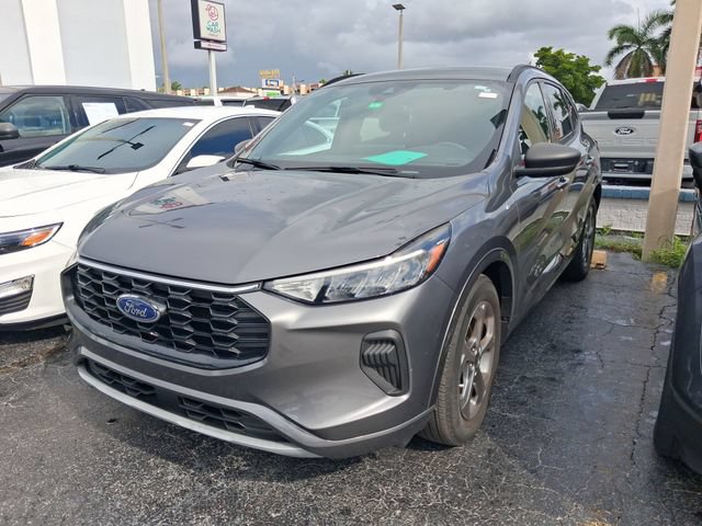Certified 2023 Ford Escape ST-Line w/ Tech Pack #1 FWD image 3