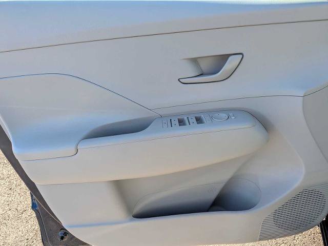 Used 2025 Hyundai Kona SEL AWD/4WD image 15