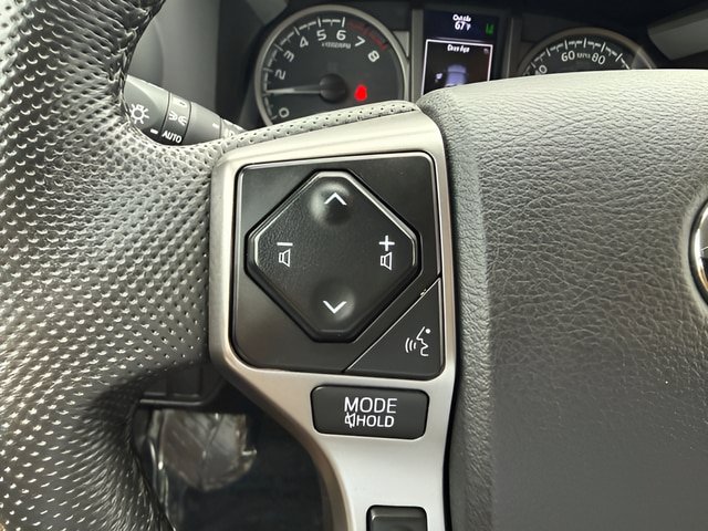 Used 2021 Toyota Tacoma SR5 AWD/4WD image 17