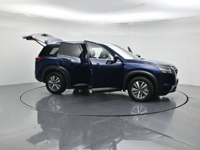 Used 2025 Nissan Pathfinder SL FWD image 53