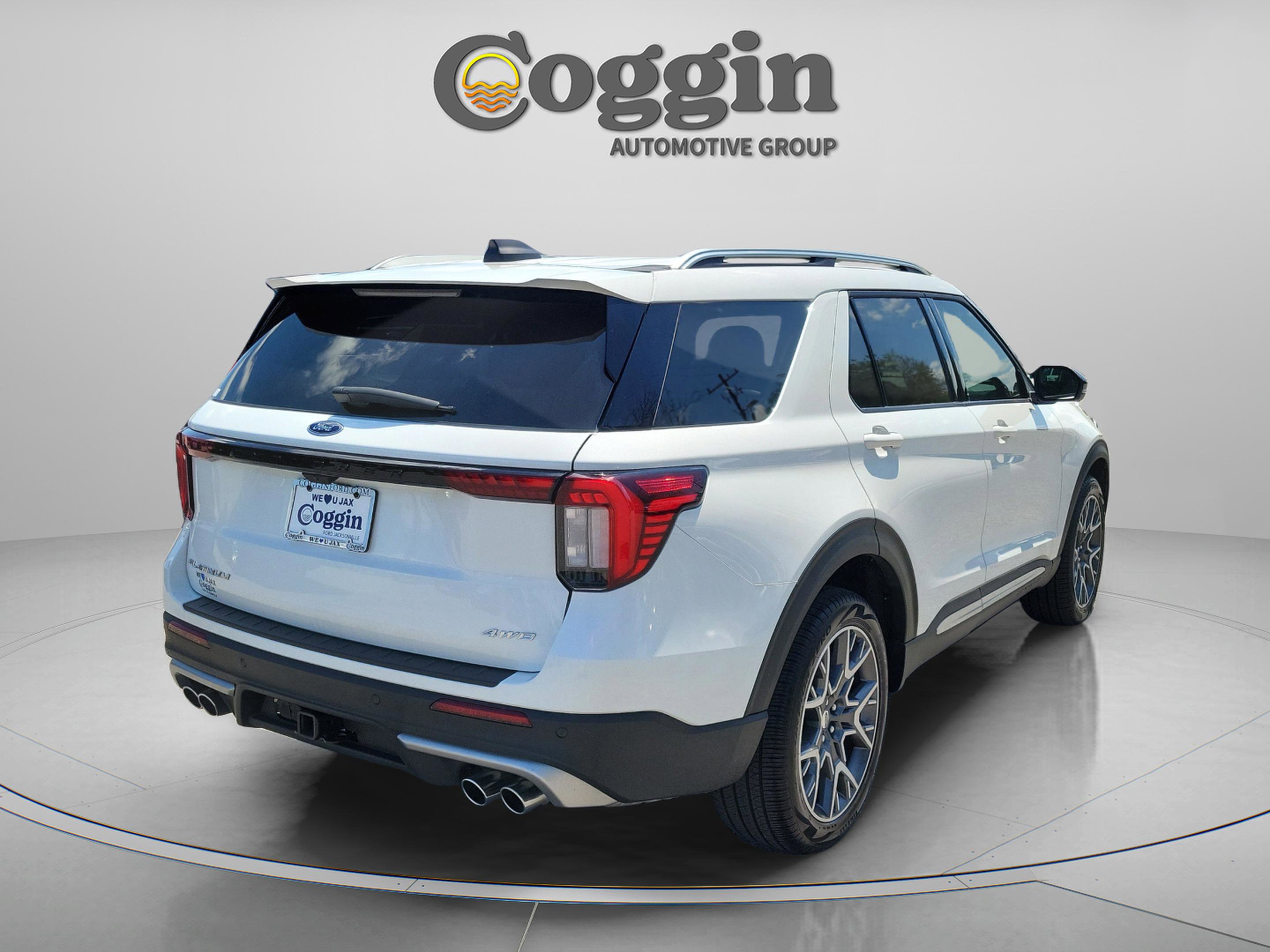 Certified 2025 Ford Explorer Platinum w/ Ultimate Package AWD/4WD image 3