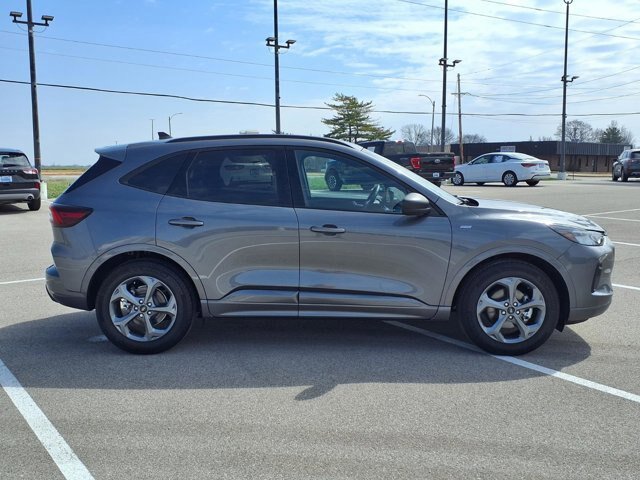Certified 2024 Ford Escape ST-Line w/ Tech Pack #1 FWD image 6