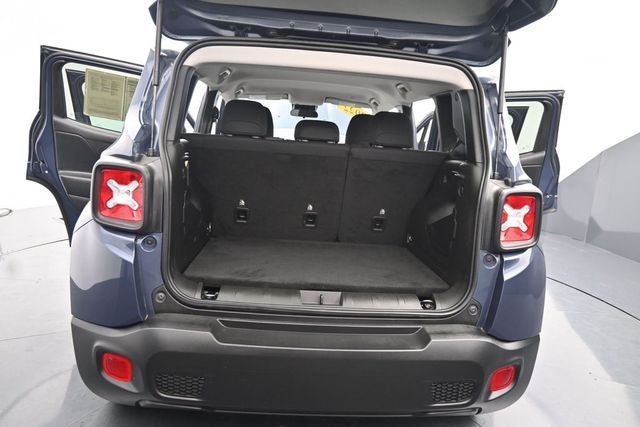 Used 2022 Jeep Renegade Sport w/ Sport Appearance Group AWD/4WD image 19