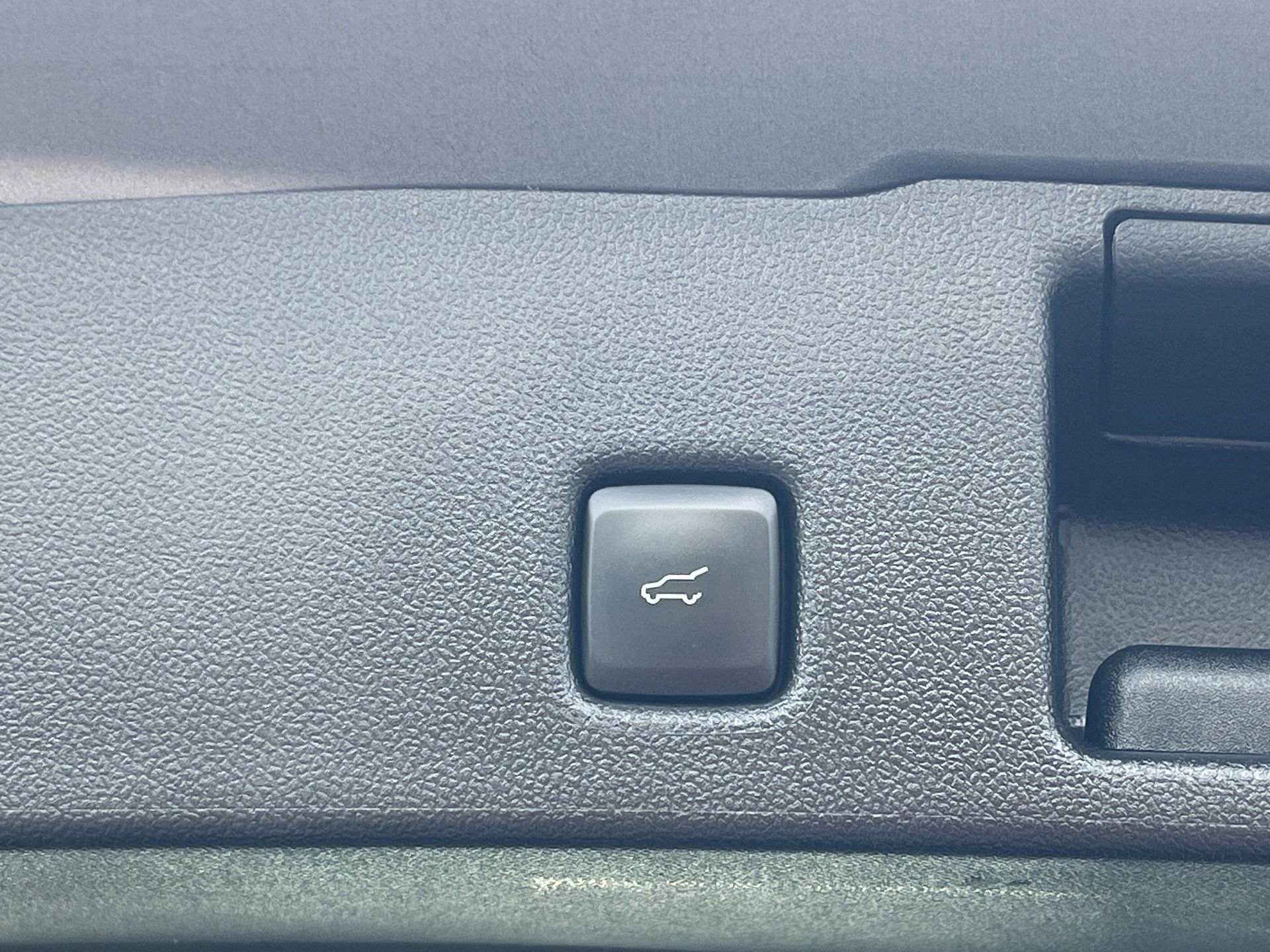 Certified 2025 Ford Escape ST-Line Elite w/ Premium Technology Package image 28