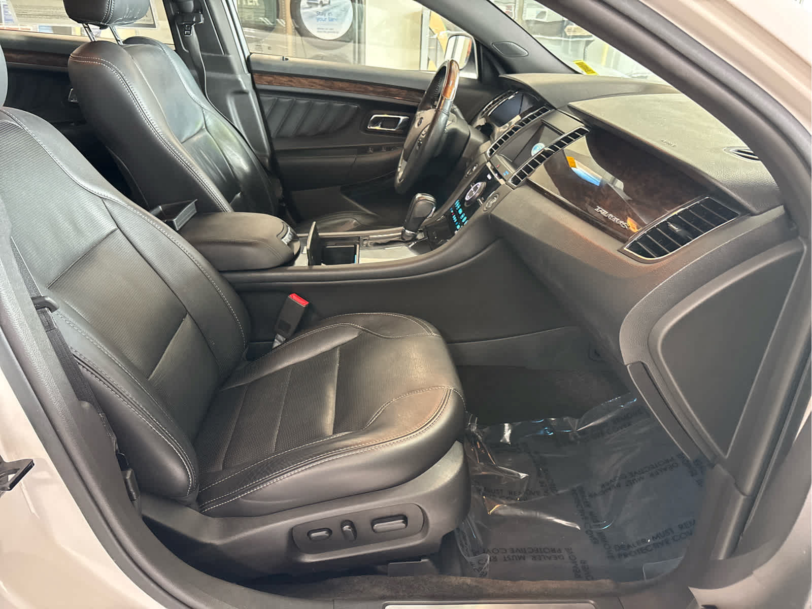 Certified 2018 Ford Taurus Limited AWD/4WD image 39