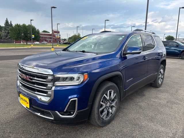 Used 2023 GMC Acadia SLT w/ Preferred Package AWD/4WD image 3