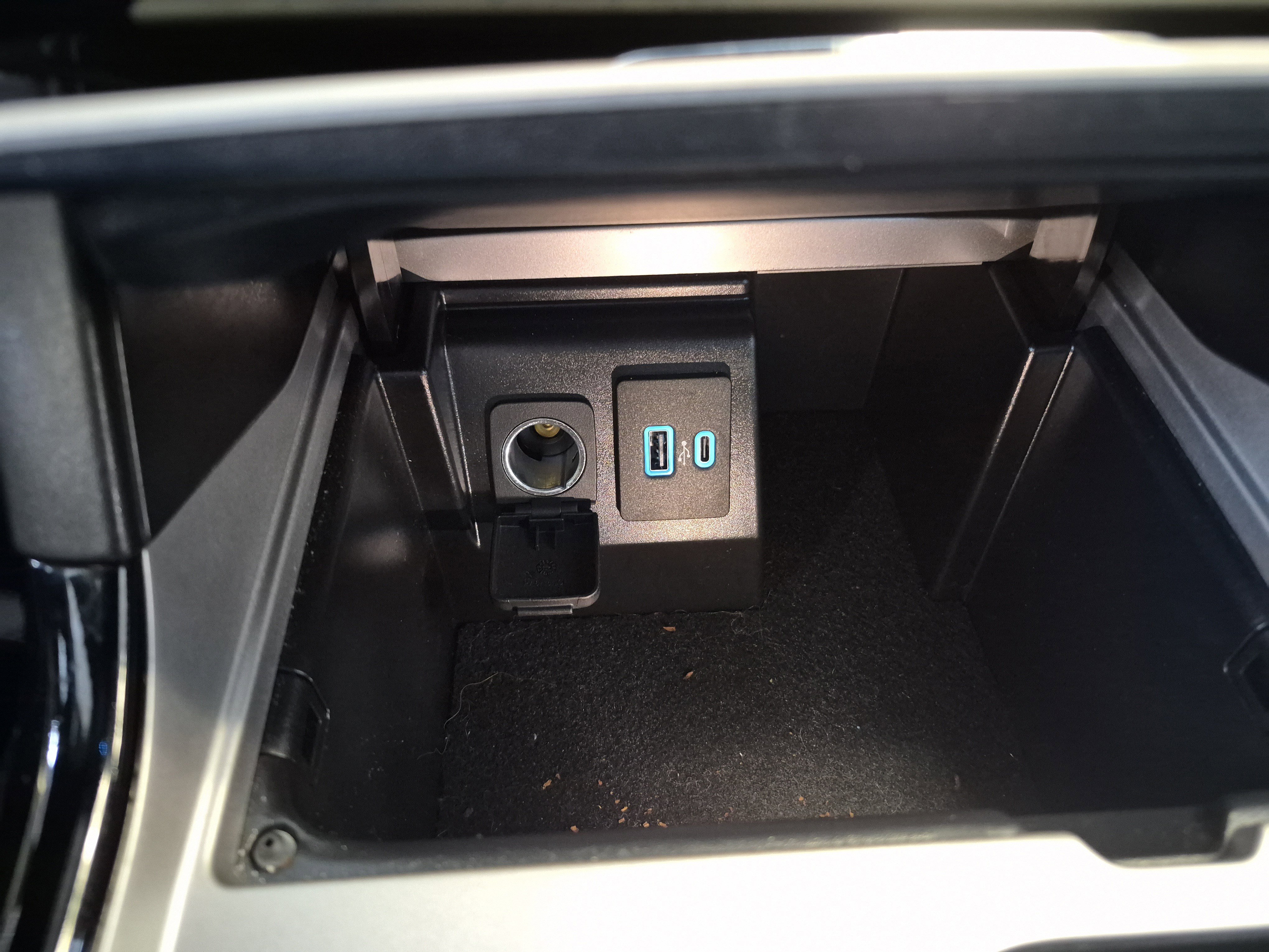 Certified 2023 Ford Explorer ST-Line w/ Class IV Trailer Tow Package image 31