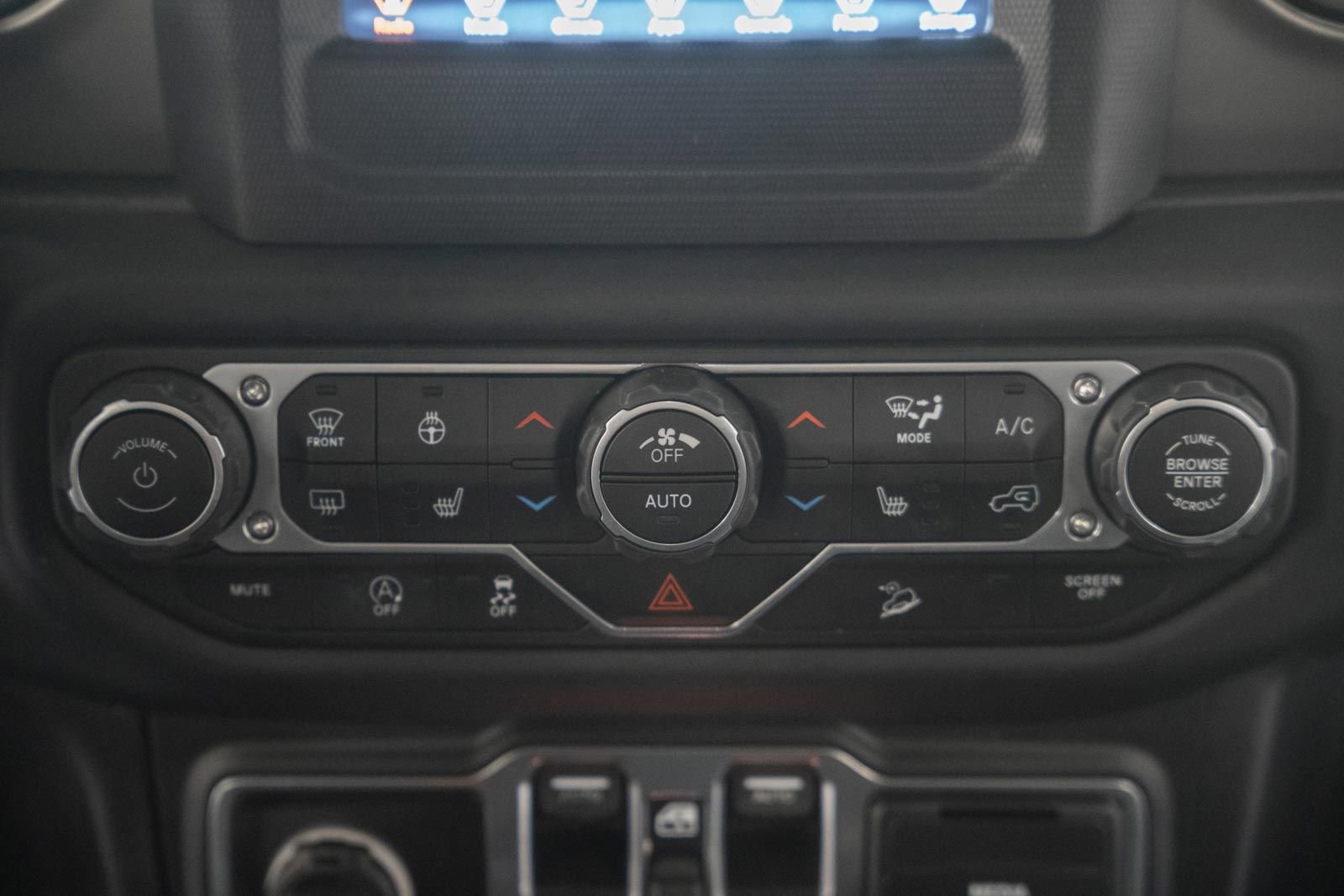 Used 2018 Jeep Wrangler Unlimited Sport S AWD/4WD image 27