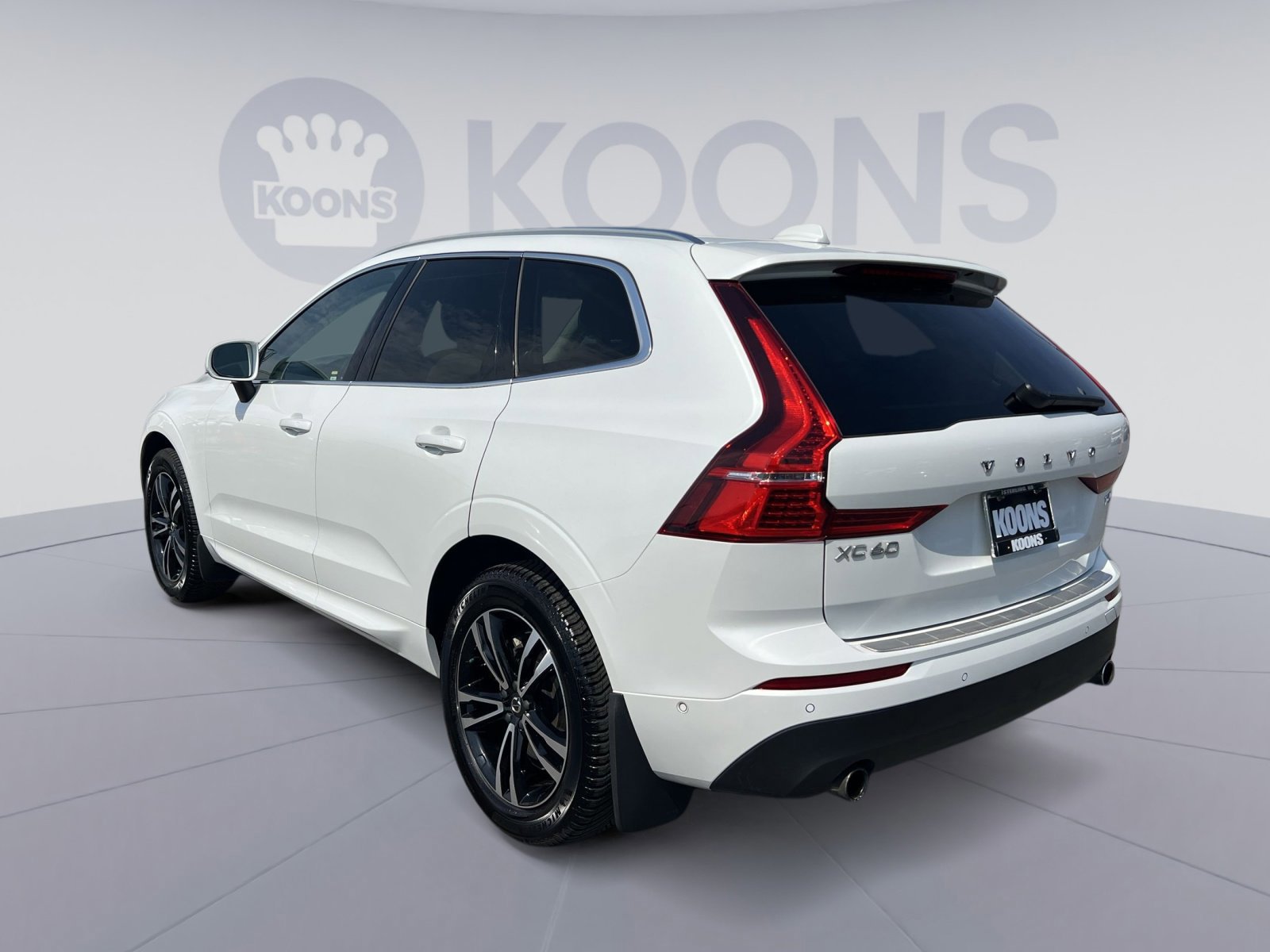 Used 2018 Volvo XC60 T6 Momentum image 3