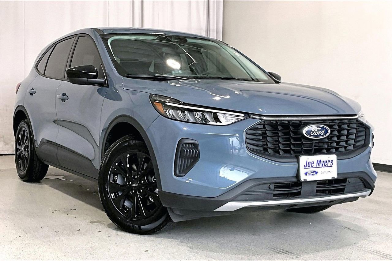 Certified 2025 Ford Escape Active FWD image 1