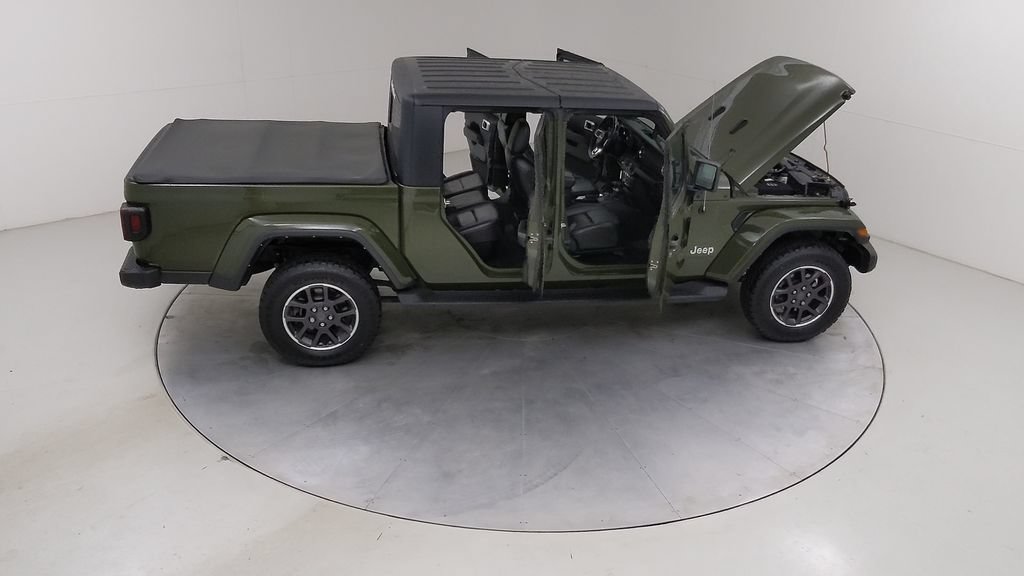 Used 2022 Jeep Gladiator Overland w/ Dual Top Group AWD/4WD image 48