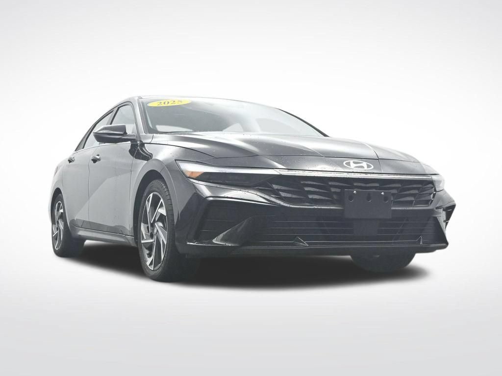 Used 2025 Hyundai Elantra Limited FWD image 39