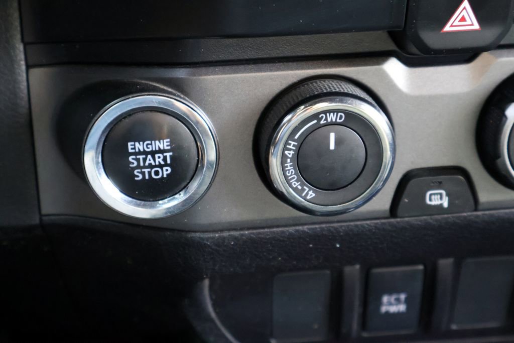 Used 2022 Toyota Tacoma TRD Sport AWD/4WD image 7