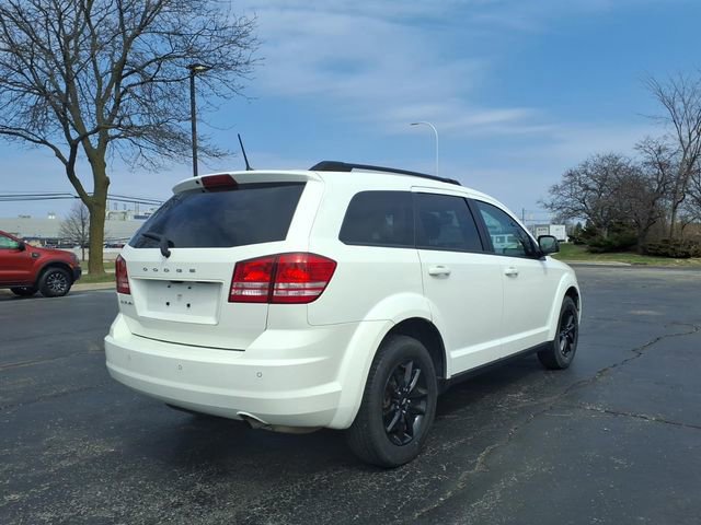 Used 2020 Dodge Journey SE w/ SE Popular Equipment Group image 4