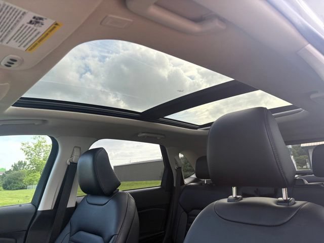 Certified 2024 Ford Edge SEL w/ Convenience Package AWD/4WD image 12