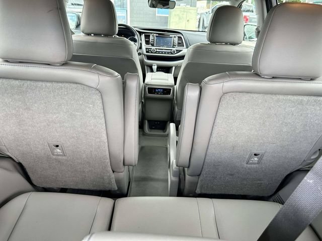 Used 2018 Toyota Highlander XLE FWD image 9