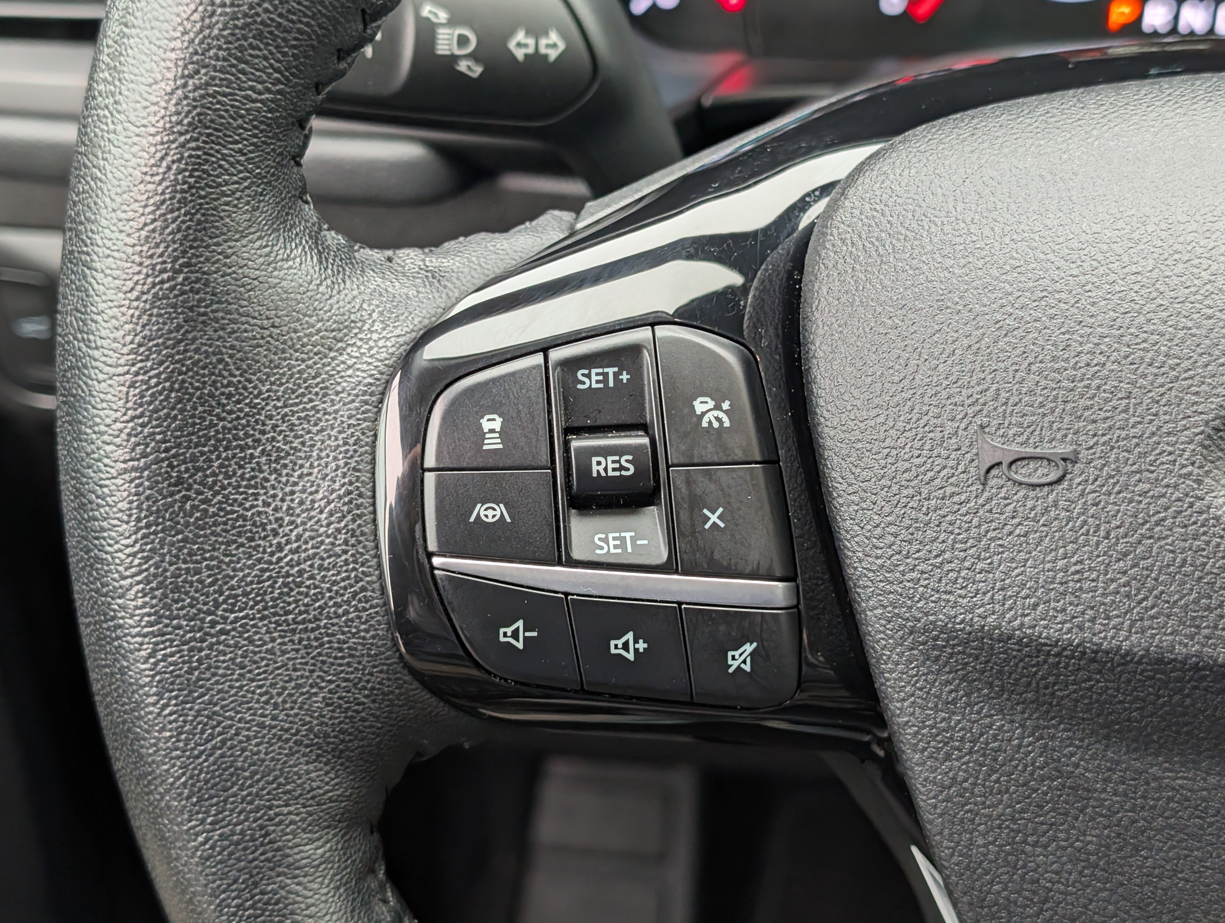 Certified 2021 Ford Escape SEL image 25