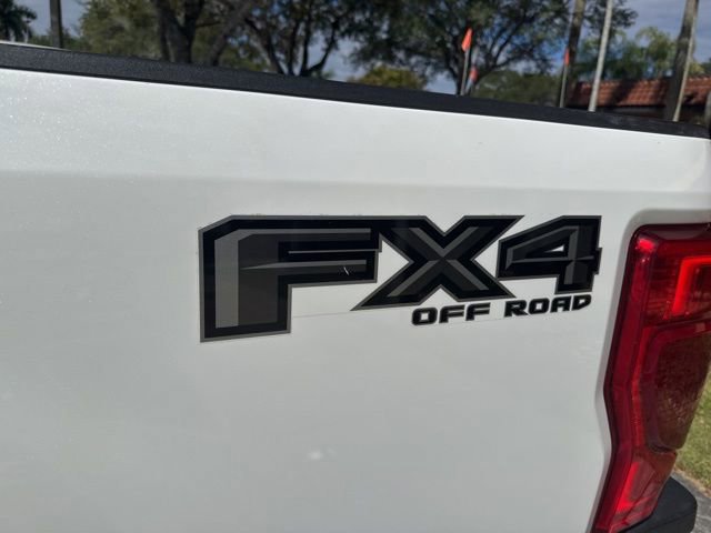 Certified 2022 Ford F250 Lariat w/ Black Appearance Package image 4