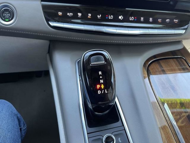 Used 2024 Cadillac Escalade ESV Premium Luxury Platinum image 20