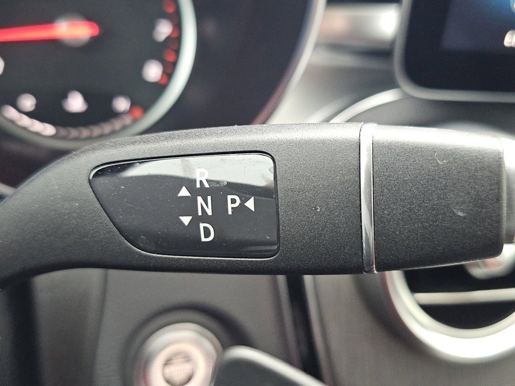 Used 2021 Mercedes-Benz GLC 300 image 32