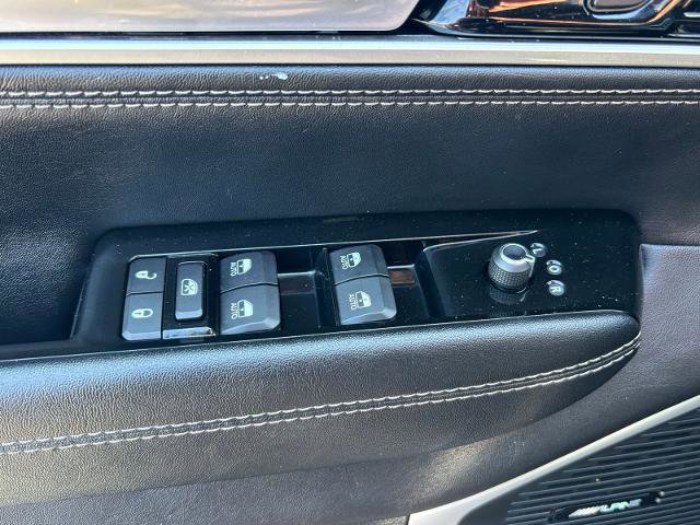 Used 2024 Jeep Wagoneer L Series III w/ Flexible Seating Group AWD/4WD image 13