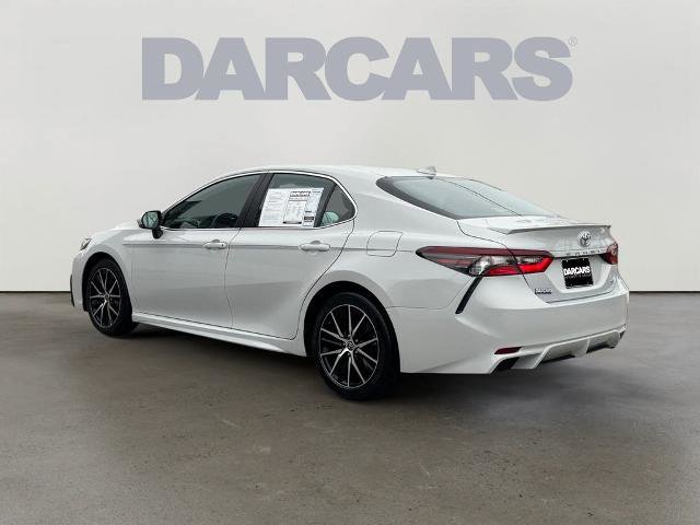 Used 2023 Toyota Camry SE image 2