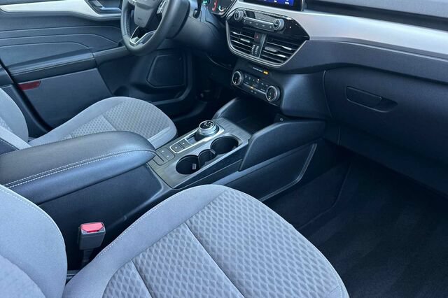 Certified 2022 Ford Escape SE w/ Convenience Package FWD image 16