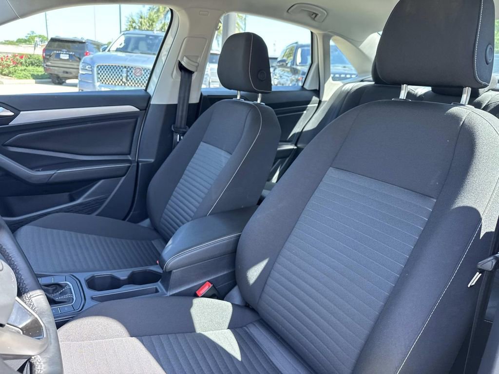Used 2025 Volkswagen Jetta S FWD image 18
