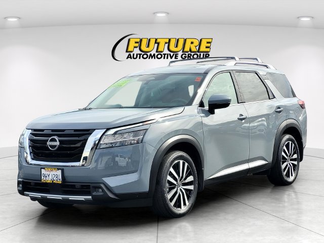 Used 2024 Nissan Pathfinder Platinum w/ Cargo Package FWD image 8