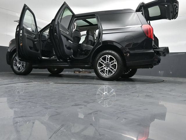 Certified 2025 Ford Expedition Active AWD/4WD image 57