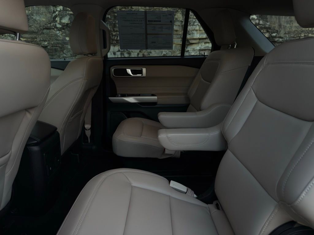 Certified 2023 Ford Explorer XLT w/ Equipment Group 202A image 12