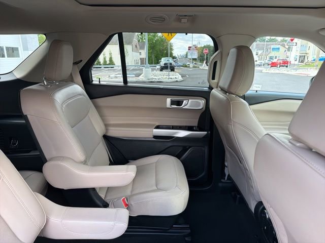 Certified 2022 Ford Explorer Limited w/ Limited Technology Package AWD/4WD image 38
