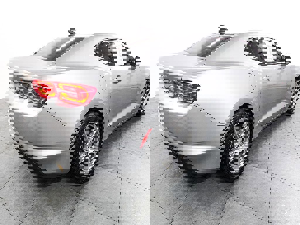 Used 2019 Chevrolet Camaro LT image 5