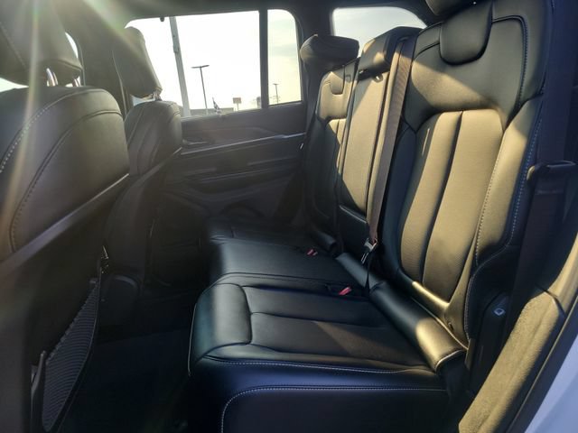 Used 2025 Jeep Grand Cherokee Limited w/ Luxury Tech Group II AWD/4WD image 28