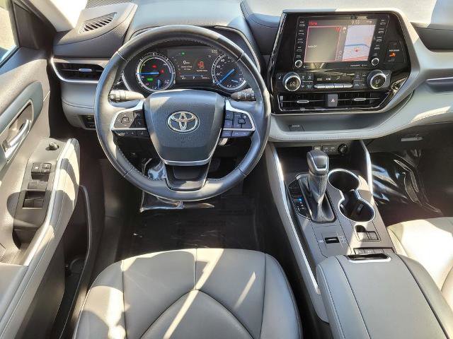 Used 2022 Toyota Highlander XLE AWD/4WD image 13