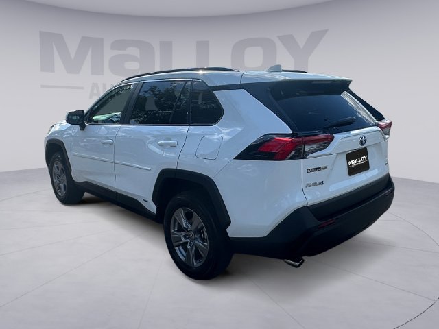 Used 2024 Toyota RAV4 LE AWD/4WD image 3
