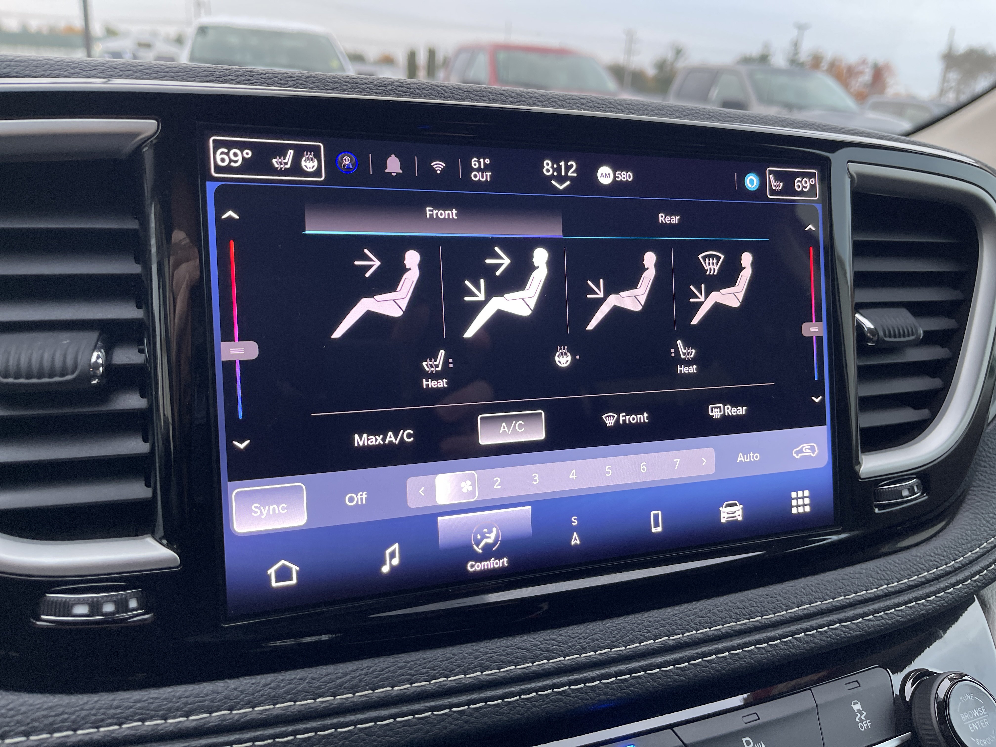 Used 2024 Chrysler Pacifica Limited FWD image 21